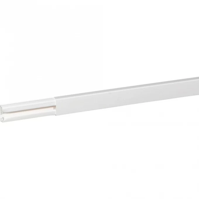 Мини-плинтус LEGRAND DLPlus 32x12,5 мм, 1 отделение, длина 2,1 м, белый 30015 Мини-плинтус LEGRAND DLPlus 32x12,5 мм, 1 отделение, длина 2,1 м, белый 30015