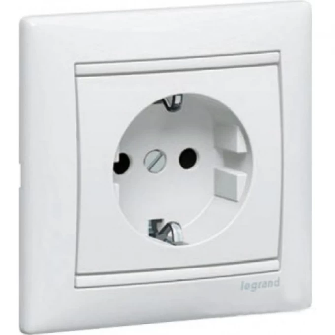 Силовая розетка LEGRAND Valena 2К+3 укоплектованная на винтах 10/16 А 230/250 В белый 774423 Силовая розетка LEGRAND Valena 2К+3 укоплектованная на винтах 10/16 А 230/250 В белый 774423